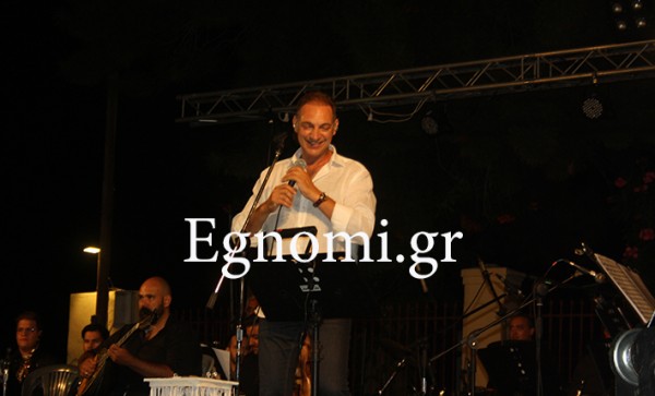 ΧΑΛΚΙΔΑ - ΣΥΝΑΥΛΙΑ ΓΙΑ ΑΠΟΣΤΟΛΟ ΚΑΛΔΑΡΑ: Ο Ανδρεάτος μάγεψε με τη φωνή του (video)