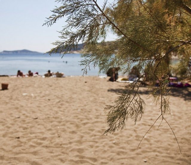 Επεισόδιο σε βάρος τουριστών σε παραλία γυμνιστών στη Ρόδο