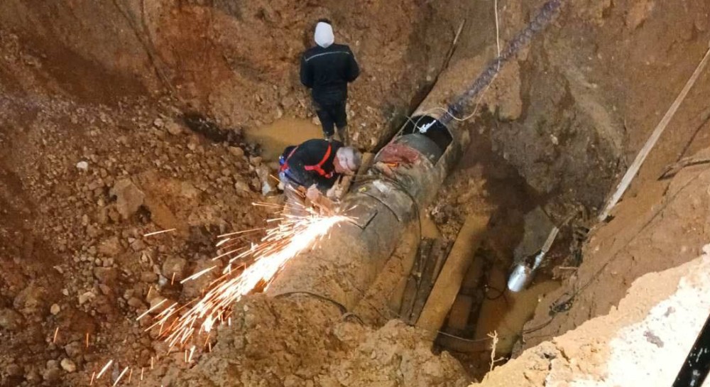 ΧΑΛΚΙΔΑ: Αποκαθίσταται σταδιακά η παροχή νερού μετά τη ζημιά στην Παραλίμνη