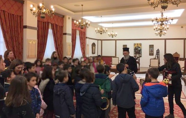 Είπαν τα κάλαντα του Λαζάρου στον Μητροπολίτη