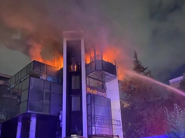 REAL FM: Δύο είναι οι δράστες της εμπρηστικής επίθεσης στο σταθμό του Νίκου Χατζηνικολάου
