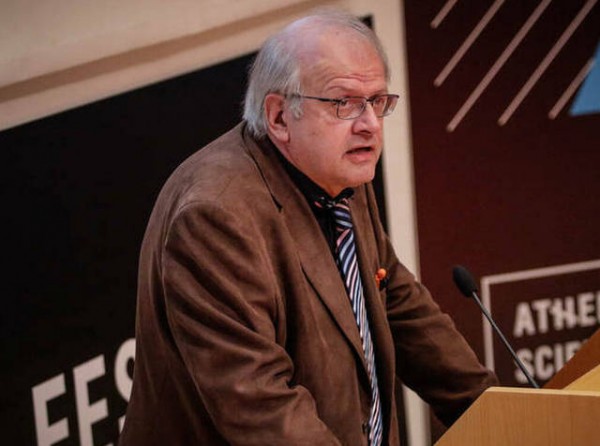 Τραυματίστηκε σε τροχαίο ο γνωστός σεισμολόγος Ακης Τσελέντης