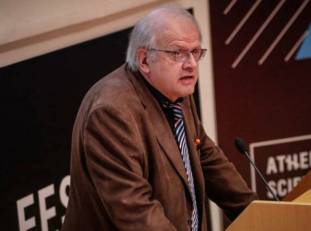 Τραυματίστηκε σε τροχαίο ο γνωστός σεισμολόγος Ακης Τσελέντης