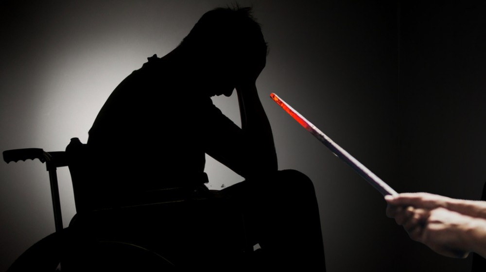 ΜΟΥΡΤΙΑΣ ΛΙΜΝΗ: Σοβαρό περιστατικό ενδοοικογενειακής βίας με θύμα νεαρό ΑμεΑ