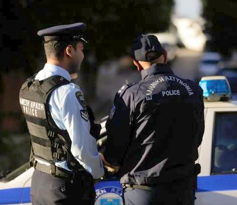 90χρονος στραγγάλισε με καλώδιο τηλεφώνου την 87χρονη σύζυγό του