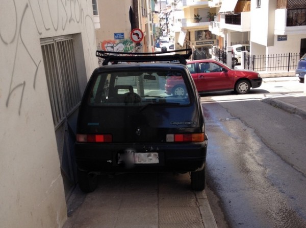 Ήλθε στη Χαλκίδα από το εξωτερικό και έπαθε πλάκα με ορισμένους οδηγούς