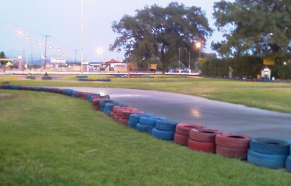 Go kart: Μπείτε σε ζώνη υψηλής αδρεναλίνης!