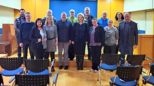 ΧΑΛΚΙΔΑ: Τυχερός ο Δημήτρης Δροσάτος στην κοπή της πίτας της Σχολικής Επιτροπής Πρωτοβάθμιας Εκπαίδευσης