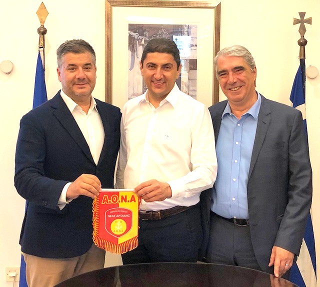 Επίσκεψη του ΑΟ Ν. Αρτάκης στο γραφείο του υφυπουργού αθλητισμού Λευτέρη Αυγενάκη