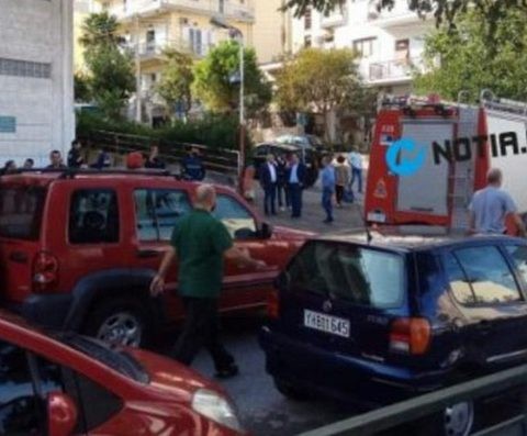 Οδηγός καταπλακώθηκε από το φορτηγό του και σκοτώθηκε