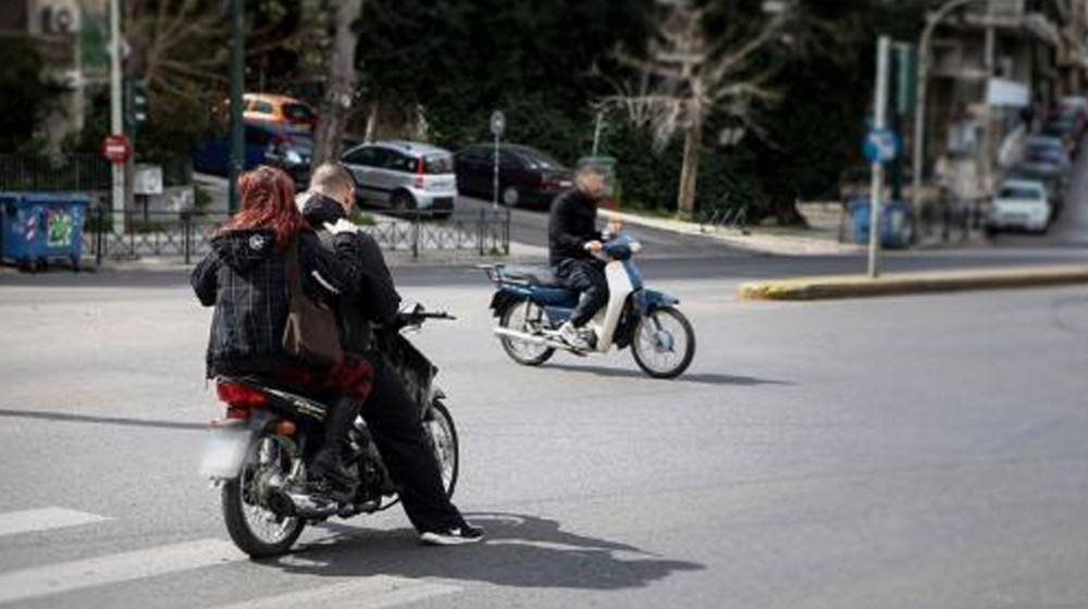ΣΤΕΡΕΑ ΕΛΛΑΔΑ: Νέα πρόστιμα για μη χρήση κράνους σε οδηγούς δικύκλων και επιβάτες