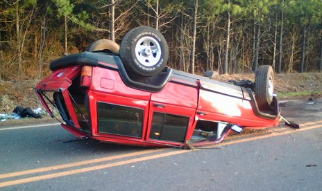 Τζιπάκι αναποδογύρισε σε τροχαίο στη Χαλκίδα