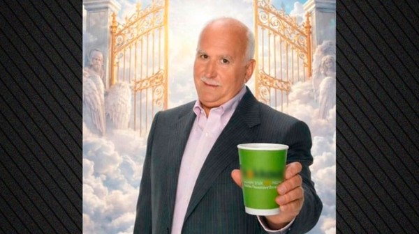 Σάλος με διαφήμιση μαγαζιού που δείχνει τον Γιώργο Παπαδάκη να πίνει τον καφέ του στον Παράδεισο!