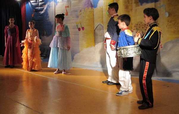 Θεατρική παράσταση από μαθητές στο Θέατρο Παπαδημητρίου