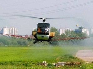 Αεροψεκασμοί στη λίμνη του Δύστου για τα κουνούπια