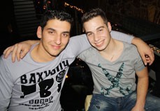 Αντε, να φάμε κι εμείς τίποτα!