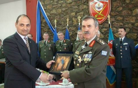 Αρτοκλασία και καφεδάκι από τους έφεδρους αξιωματικούς της Εύβοιας