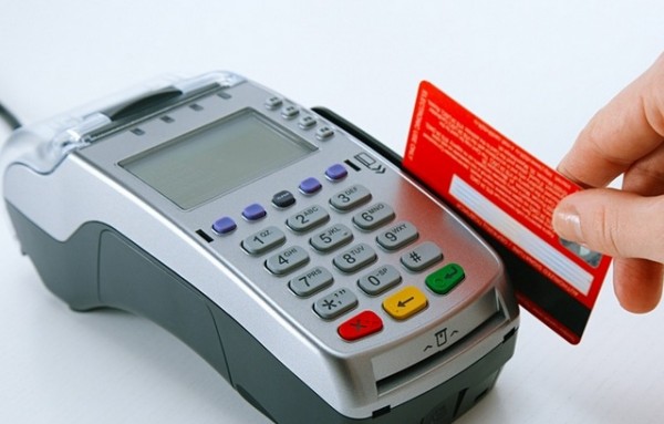 Υποχρεωτική η εγκατάσταση POS σε όλα τα καταστήματα αναψυχής και εστίασης