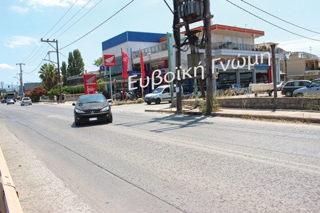 ΛΙΑΝΗ ΑΜΜΟΣ ΧΑΛΚΙΔΑ: Οι οδηγοί κόβουν δρόμο και κινδυνεύουν ζωές