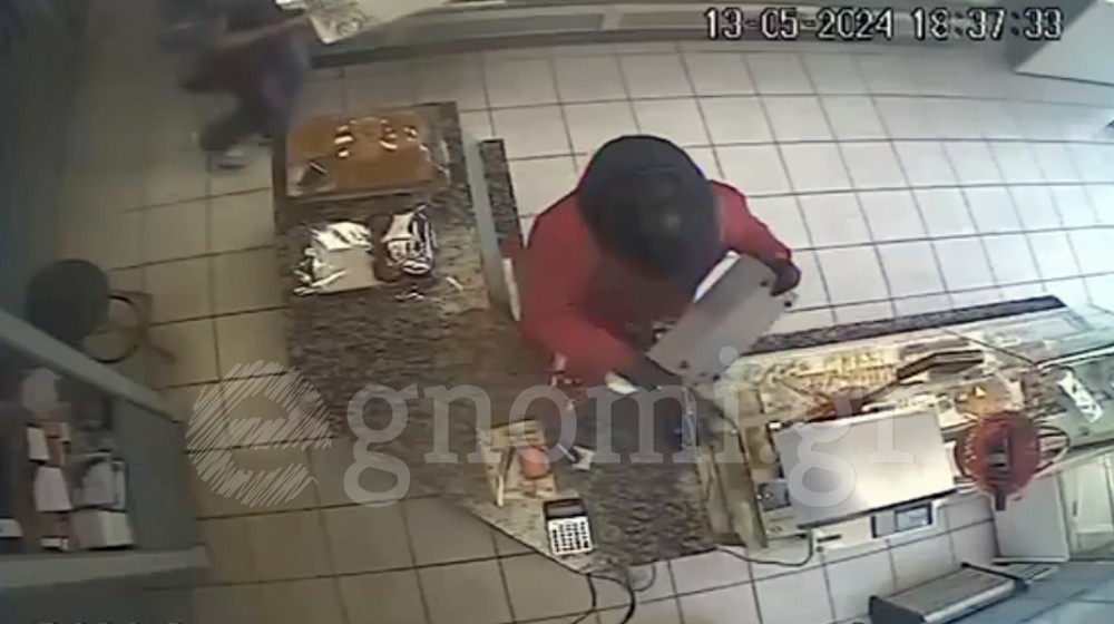 ΧΑΛΚΙΔΑ: Κλέφτης βούτηξε ταμειακή από ζαχαροπλαστείο (VIDEO)