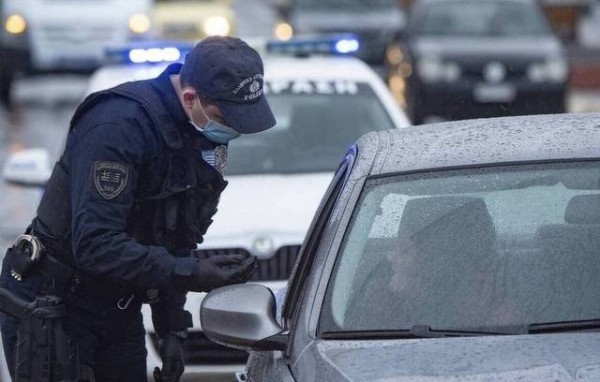 Μετακινήσεις από νομό σε νομό μόνο με μοριακά και rapid τεστ για τους μη εμβολιασμένους