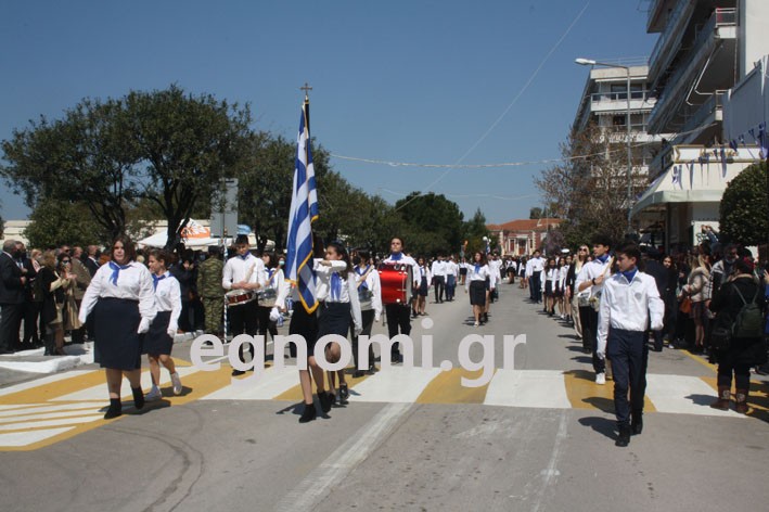 Τα γυμνάσια Χαλκίδας στην παρέλαση της 25ης Μαρτίου