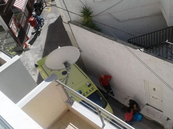 ΧΑΛΚΙΔΑ: Γυναίκα κατέρρευσε από το μεθύσι στη μέση του δρόμου