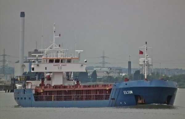 Θρίλερ με πλοίο-μπαρουταποθήκη στο Βόλο