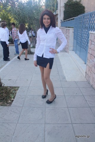 Κοίτα πώς το σπάει το πόδι!