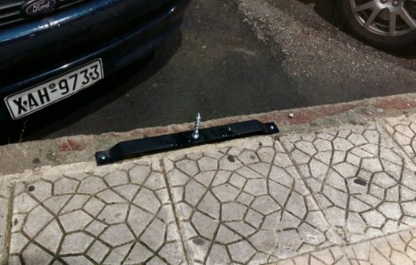 Παγίδα για πεζούς και αυτοκίνητα στην οδό Βενιζέλου
