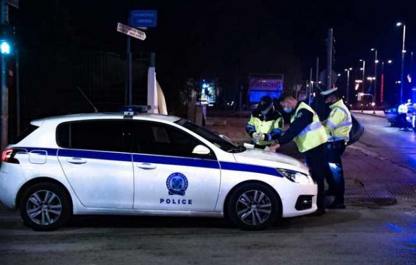 ΚΟΡΩΝΟΪΟΣ: 14 πρόστιμα για μετακινήσεις και 9 για μάσκες την Παρασκευή στη Στερεά Ελλάδα