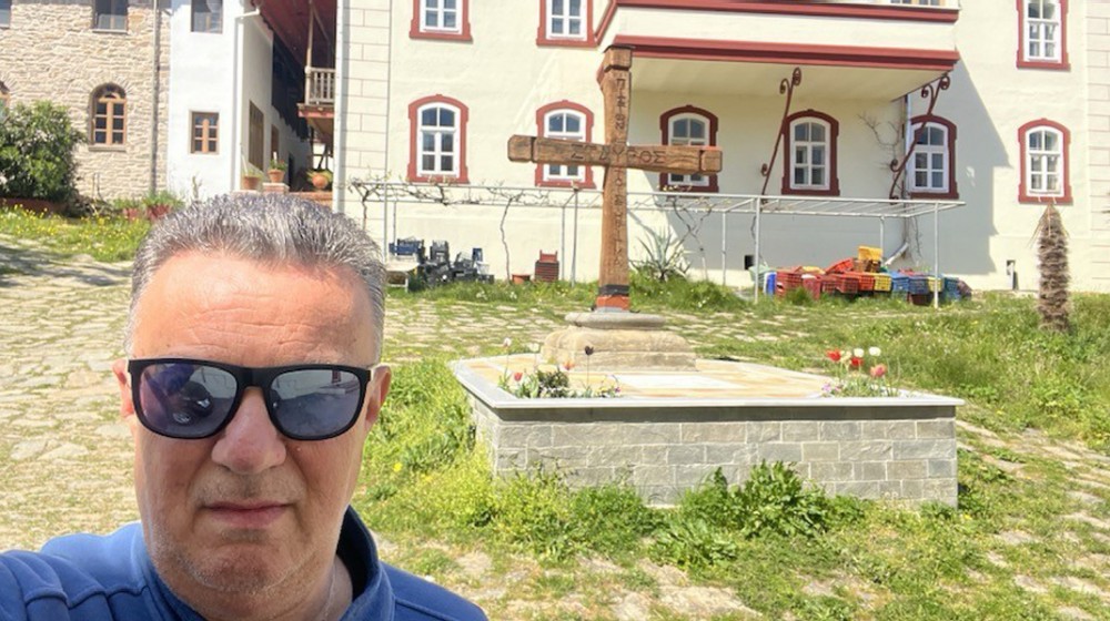 Στο Άγιο Όρος την Κυριακή του Πάσχα ο Γιώργος Κουλιάκης