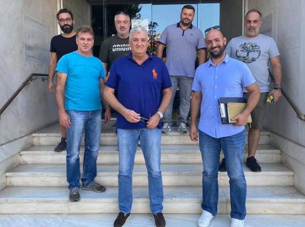 Οι καταστηματάρχες εστίασης επισκέφτηκαν τον πρόεδρο του Επιμελητηρίου