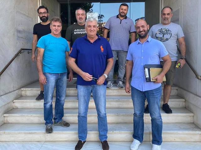 Οι καταστηματάρχες εστίασης επισκέφτηκαν τον πρόεδρο του Επιμελητηρίου