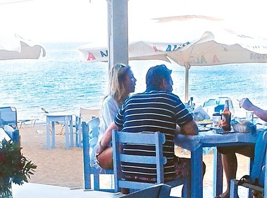 Βαρβιτσιώτης - Παππά: Tο χούφτωμα ήταν φιλικό!