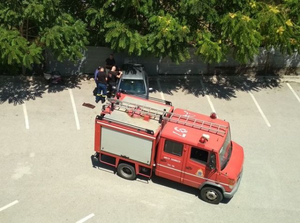 ΧΑΛΚΙΔΑ: Κινητοποίηση της Πυροσβεστικής για παιδάκι που κλειδώθηκε μέσα σε αυτοκίνητο