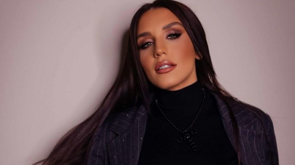 ΙΟΥΛΙΑ ΚΑΛΛΙΜΑΝΗ-ΑΝΕΞΑΡΤΗΤΗ: Κυκλοφόρησε το κλιπ της νέας επιτυχίας (VIDEO)