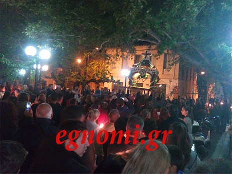 Στιγμές κατάνυξης στην πλατεία Πολιτικών