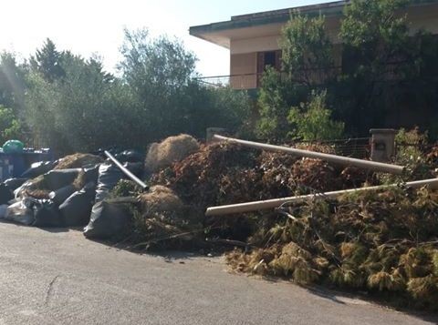 ΕΛΕΟΣ: 15 μέρες αυτό το χάλι στον Αγιο Μηνά