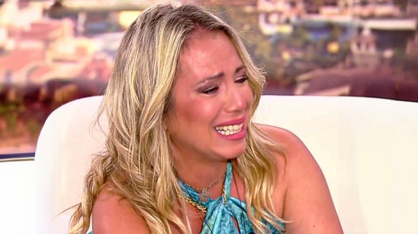 Ελενα Αθανασοπούλου: Ξέσπασε η ηθοποιός μετά την αθώωση του σκηνοθέτη που κατηγόρησε για τον βιασμό της (Video)