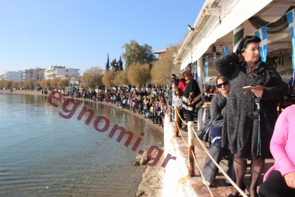 ΛΕΥΚΑΝΤΙ-ΘΕΟΦΑΝΕΙΑ: Βούλιαξε η παραλία από κόσμο