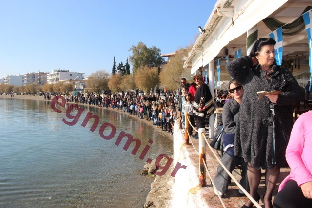 ΛΕΥΚΑΝΤΙ-ΘΕΟΦΑΝΕΙΑ: Βούλιαξε η παραλία από κόσμο