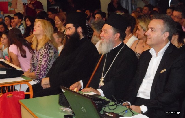 Με θεατρικά δρώμενα και τραγούδια είπαν αντίο στο σχολείο