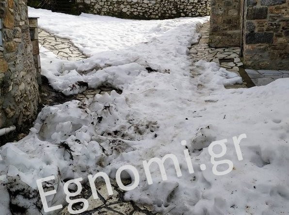 ΣΤΕΝΗ: Κάτοικοι εγκλωβισμένοι στα σπίτια τους δέκα μέρες μετά τον χιονιά