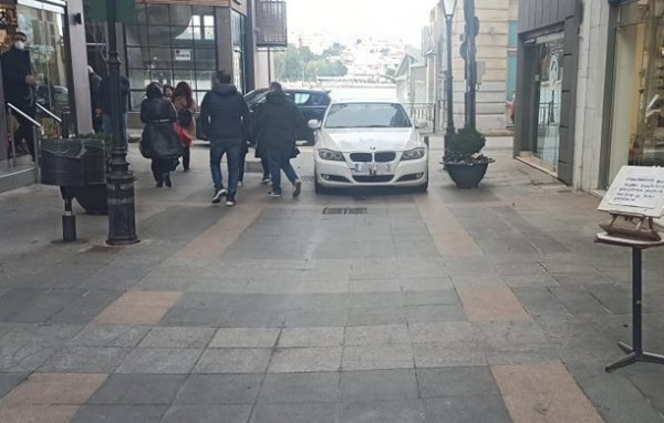 ΧΑΛΚΙΔΑ: Συνεχίζει να προκαλεί ο αρχιμανδρίτης με τη λευκή BMW