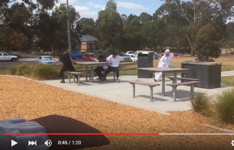 Νέα φάρσα με δήθεν τζιχαντιστή τα ... σπάει στο ίντερνετ (VIDEO)