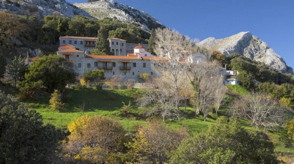 ΚΥΜΗ: Πανηγυρίζει το μοναστήρι της Μεταμόρφωσης του Σωτήρος