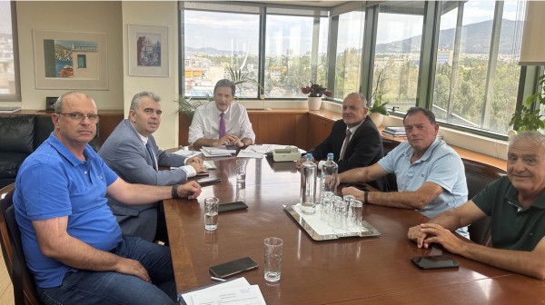 Συσκέψεις στο Υπουργείο Περιβάλλοντος με λατόμους και ρητινοκαλλιεργητές της Εύβοιας