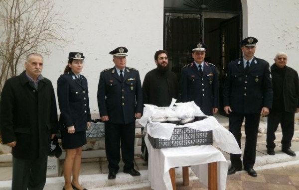 Γεύμα αγάπης από την Αστυνομία σε Ενοριακό Συσσίτιο στη Χαλκίδα
