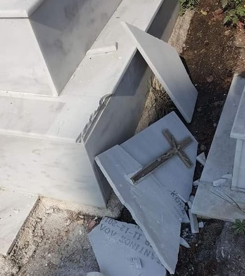 Άγιος Λουκάς Αλιβερίου: Ιερόσυλος κατέστρεψε μνήματα